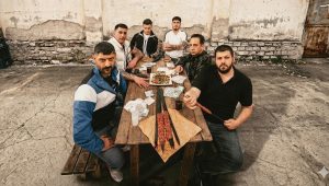مسلسل العصف المأكول الحلقة 22 مترجمة موقع قصة عشق الاصلي